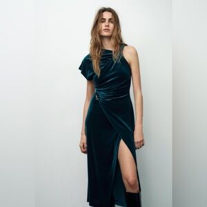 zara draped fitted dress NWT. Zara Black Fitted Draped Sleeveless Midi